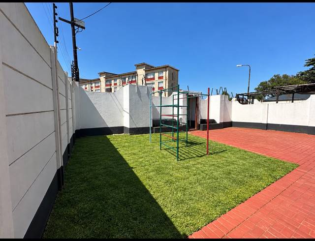 3 BEDROOM HOUSE FOR SALE IN SOPHIATOWN